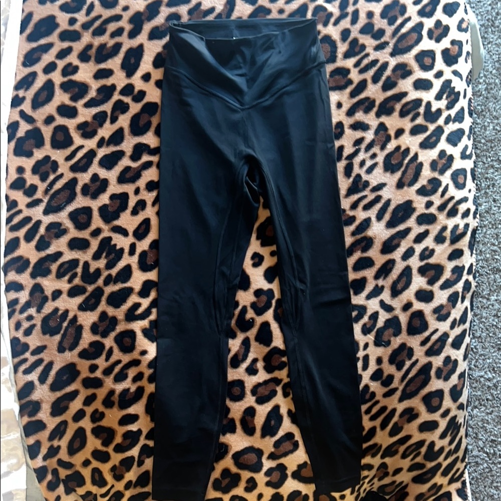 Lululemon align no line leggings size 6 perfect condition!! 25” length